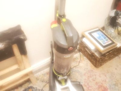 Hoover WindTunnel Air Steerable Bagless Upright Vacuum - 3 Channels Suction - UsedGood