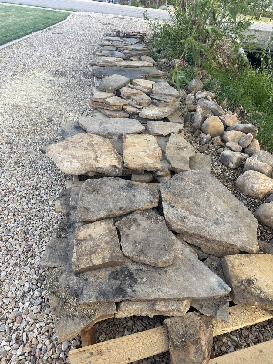 Natural Stone Flagstone Pavers - Large, Irregular Pieces for Landscaping/Pathways