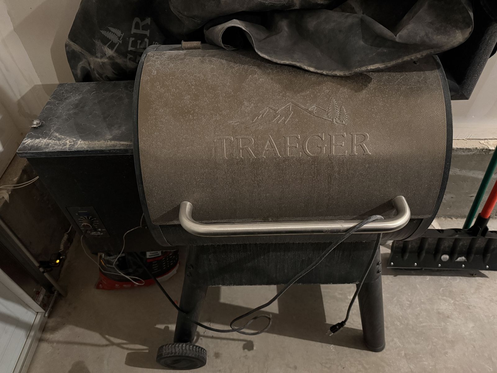 Traeger Pellet Grill + Cover + Cookware + Pellets