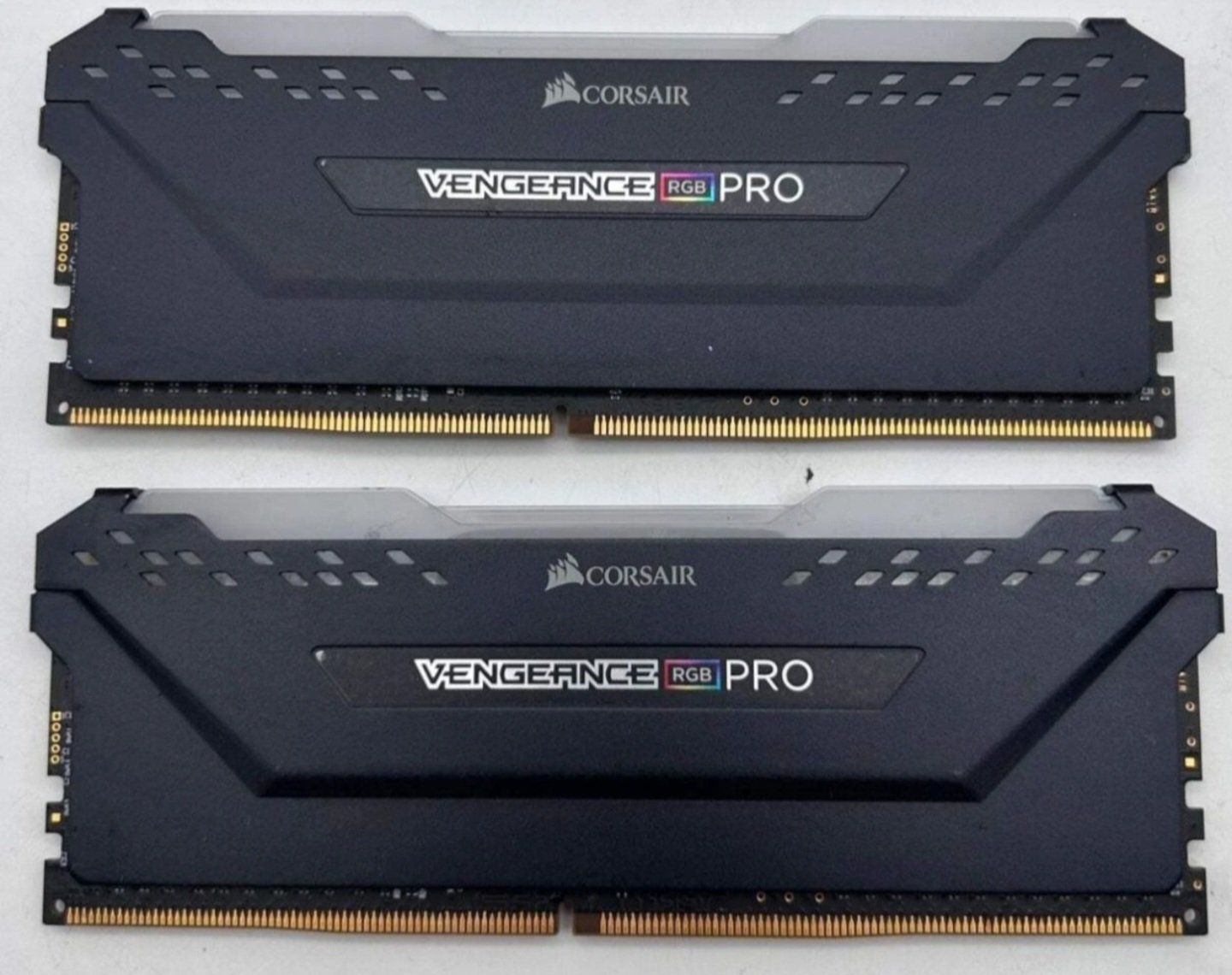Corsair vengeance rgb pro 16gb 2x8gb ddr4 3200mhz