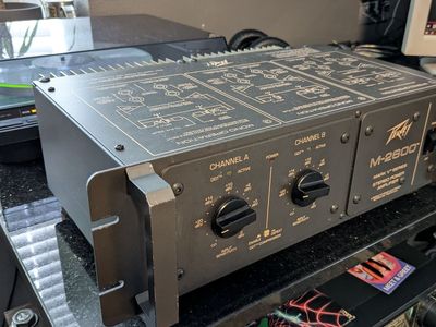 Peavey M-2600 power amplifier