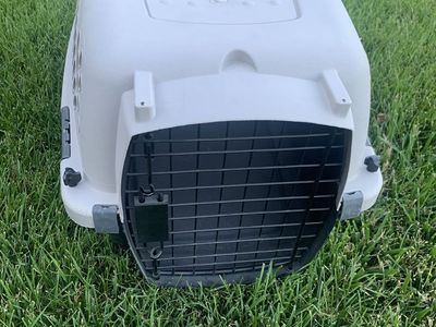 Pet taxi kennel 23 inch
