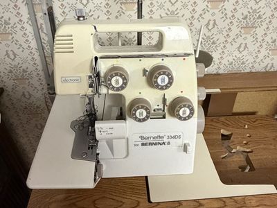 Bernette 334DS for BERNINA Electronic Serger / Overlock Sewing Machine $350 cash/venmo