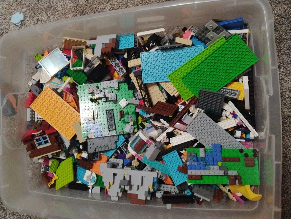 Large Box of Assorted Used LEGO Bricks and Pieces - Mixed Colors and Sizes