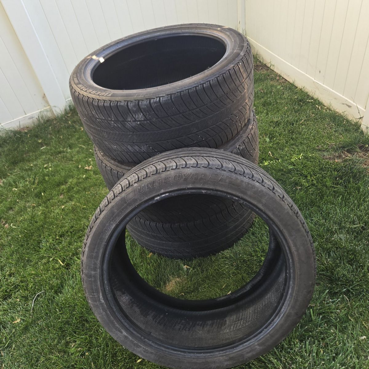 uniroyal 265/40/r21 $100