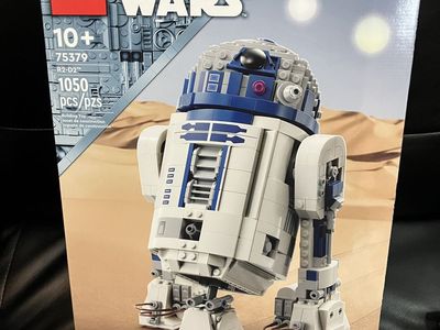 LEGO Star Wars R2-D2 Building Set 75379 (1,050 Pieces)