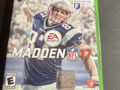 Madden NFL 17 - Xbox One (EA Sports) Football Video Game - Very Good Condition