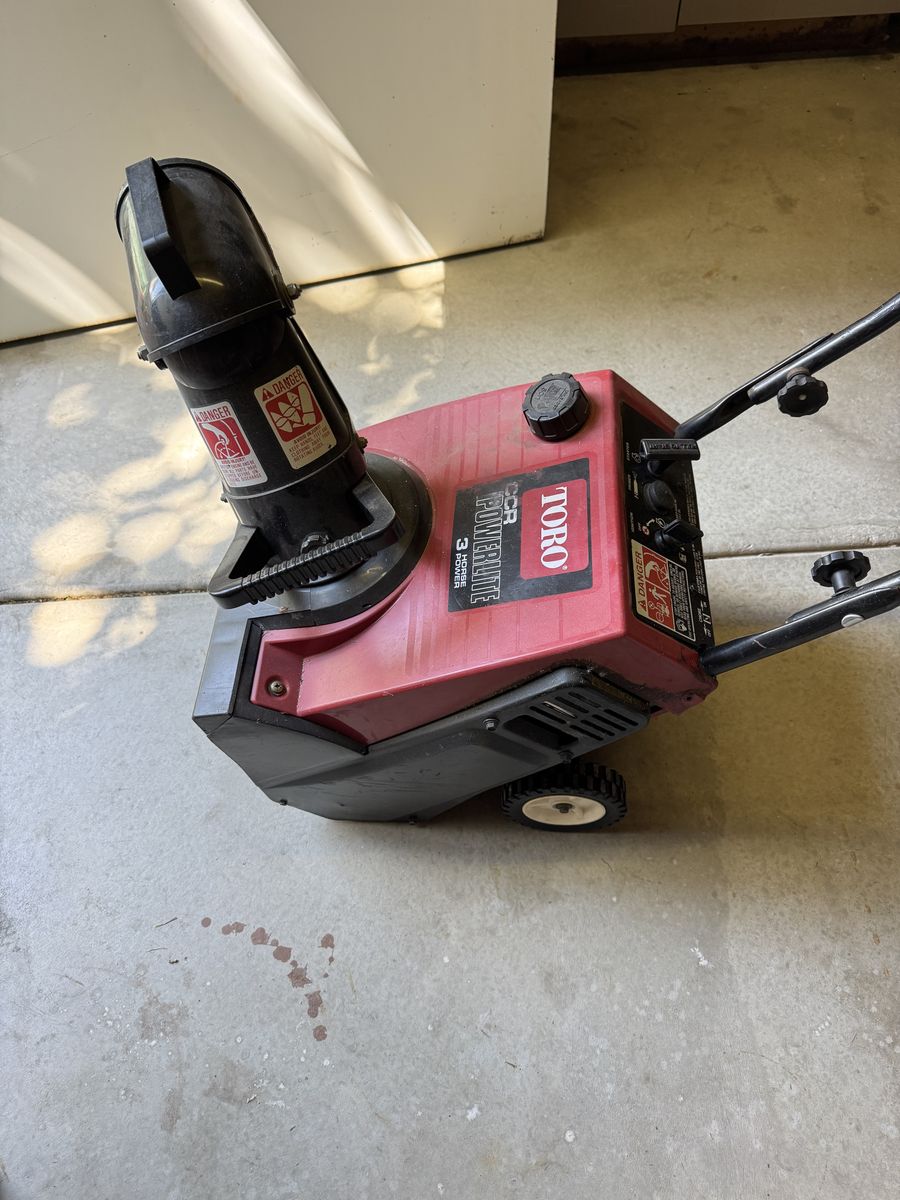 Toro powerlite snow blower