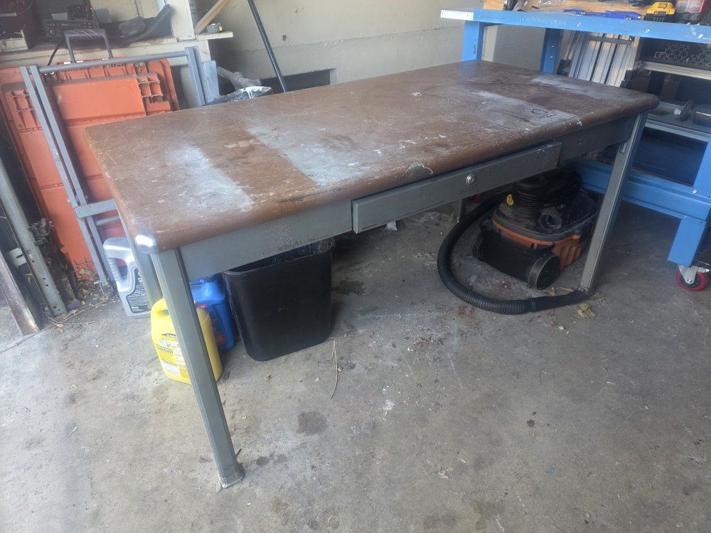 Metal Desk single drawer - garage desk