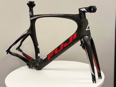 Fuji Norcom Straight 2.1 – Carbon Tri/TT Frameset (L/55cm)