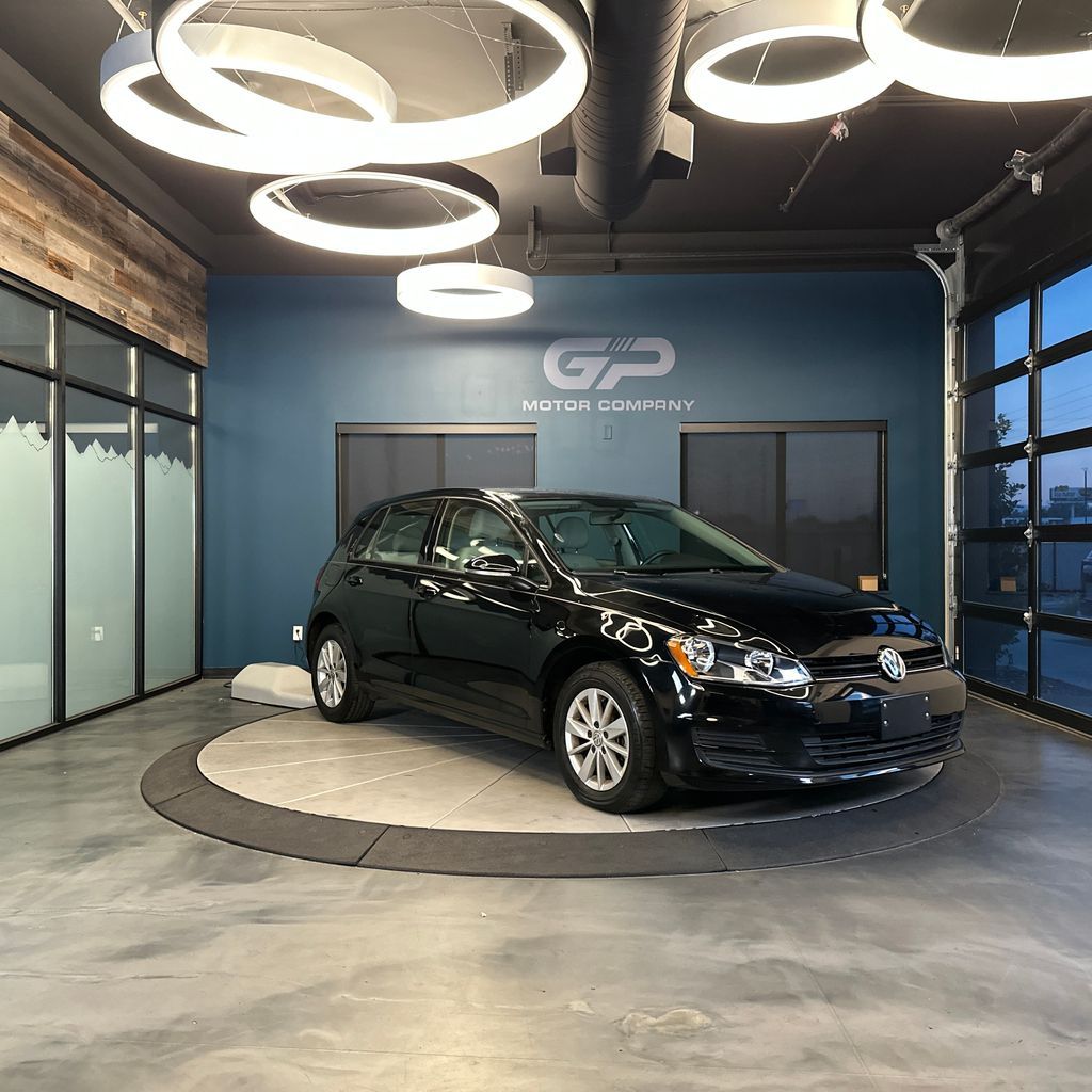 2016 Volkswagen Golf TSI S