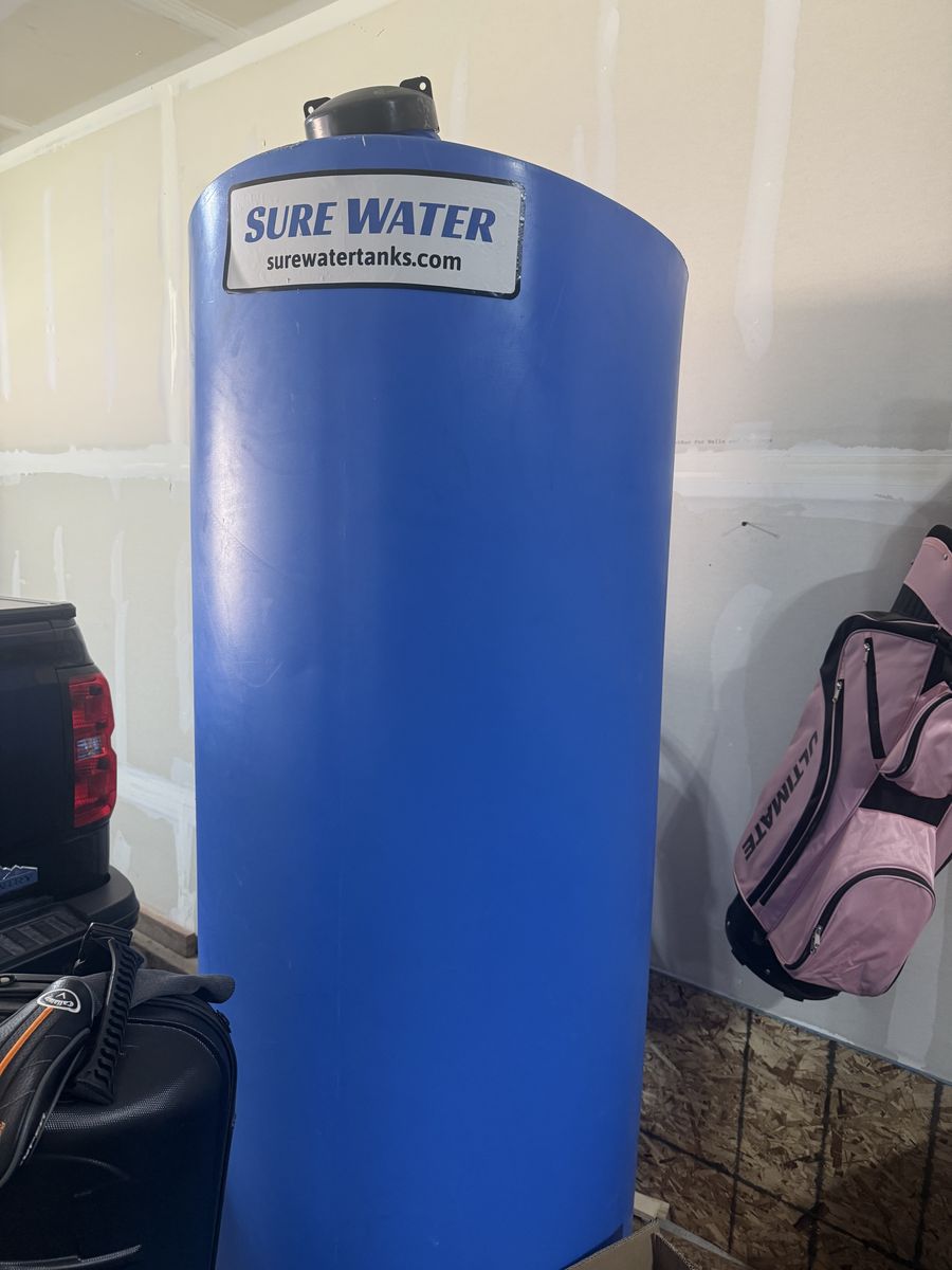 260 Gallon Sure Water Vertical Water Storage Tank – Excellent Condition