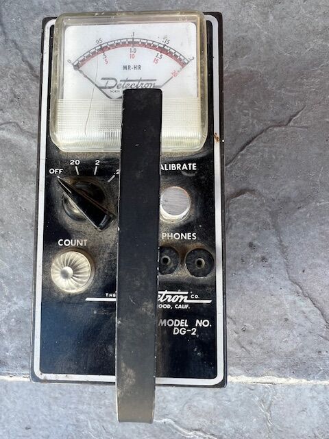 Vintage DG-2 Detectron Geiger Counter