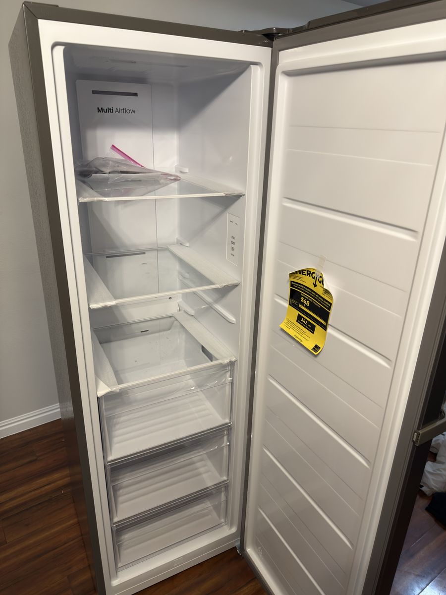 Hisense 10.2 Cft fridge OR freezer