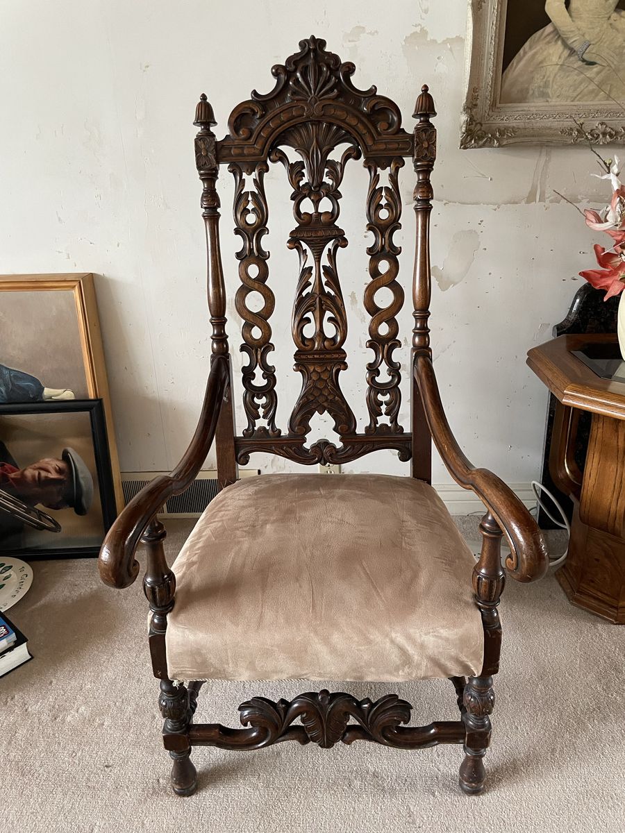 Antique mahogany curved parlor throne