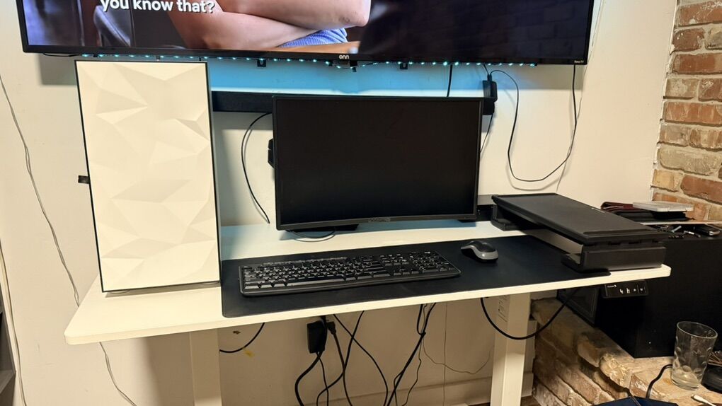 Complete PC Setup - Desk, PC, Keyboard, Monitor