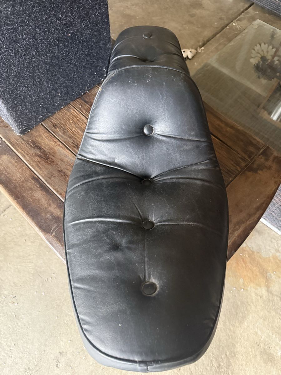 2007 Harley Davidson Dyna Wide Glide Seat