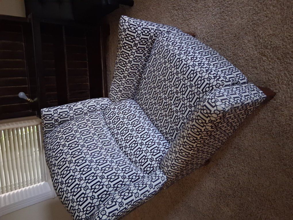 Stylish Wingbacked recliner