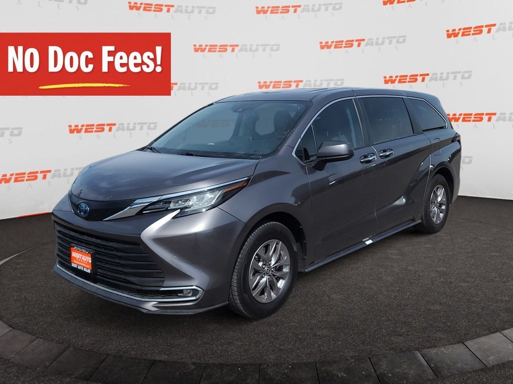 2023 Toyota Sienna XLE 7-Passenger