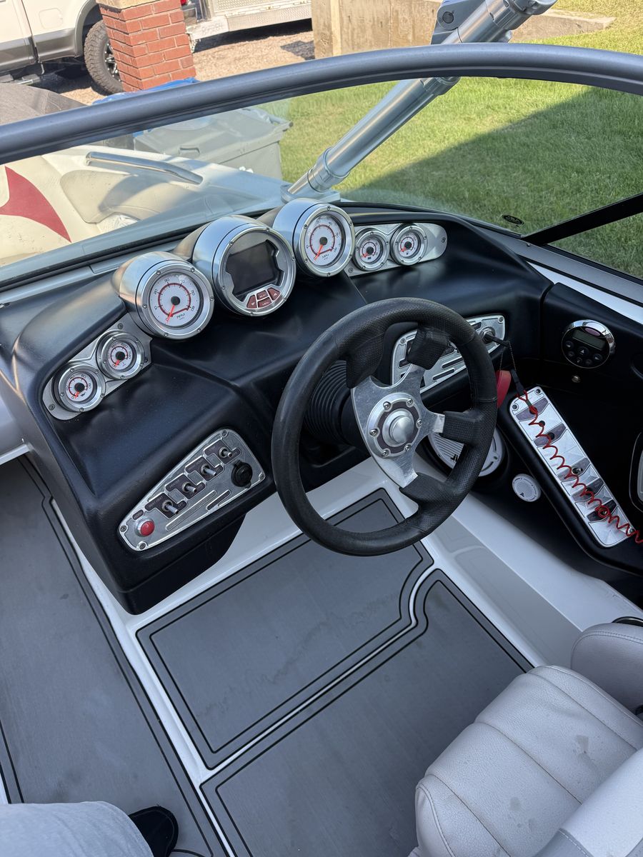 2008 Mastercraft X2 675 Hours