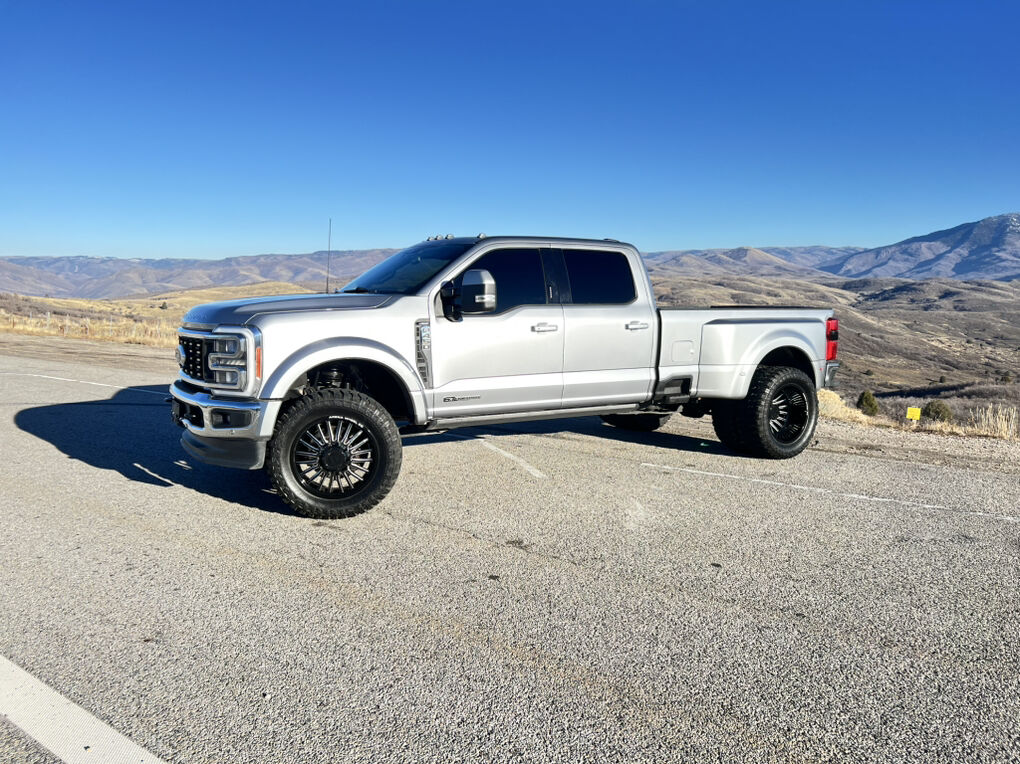 2023 Ford F-450 Super Duty Lariat