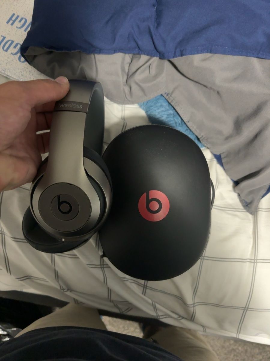 Beats Solo2 Wireless Headphones