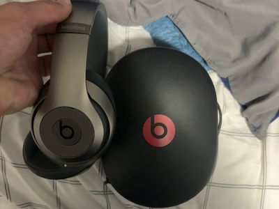 Beats Solo2 Wireless Headphones