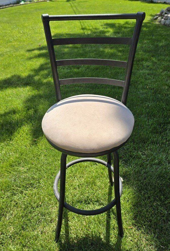 Mainstays Adjustable Bar stool.