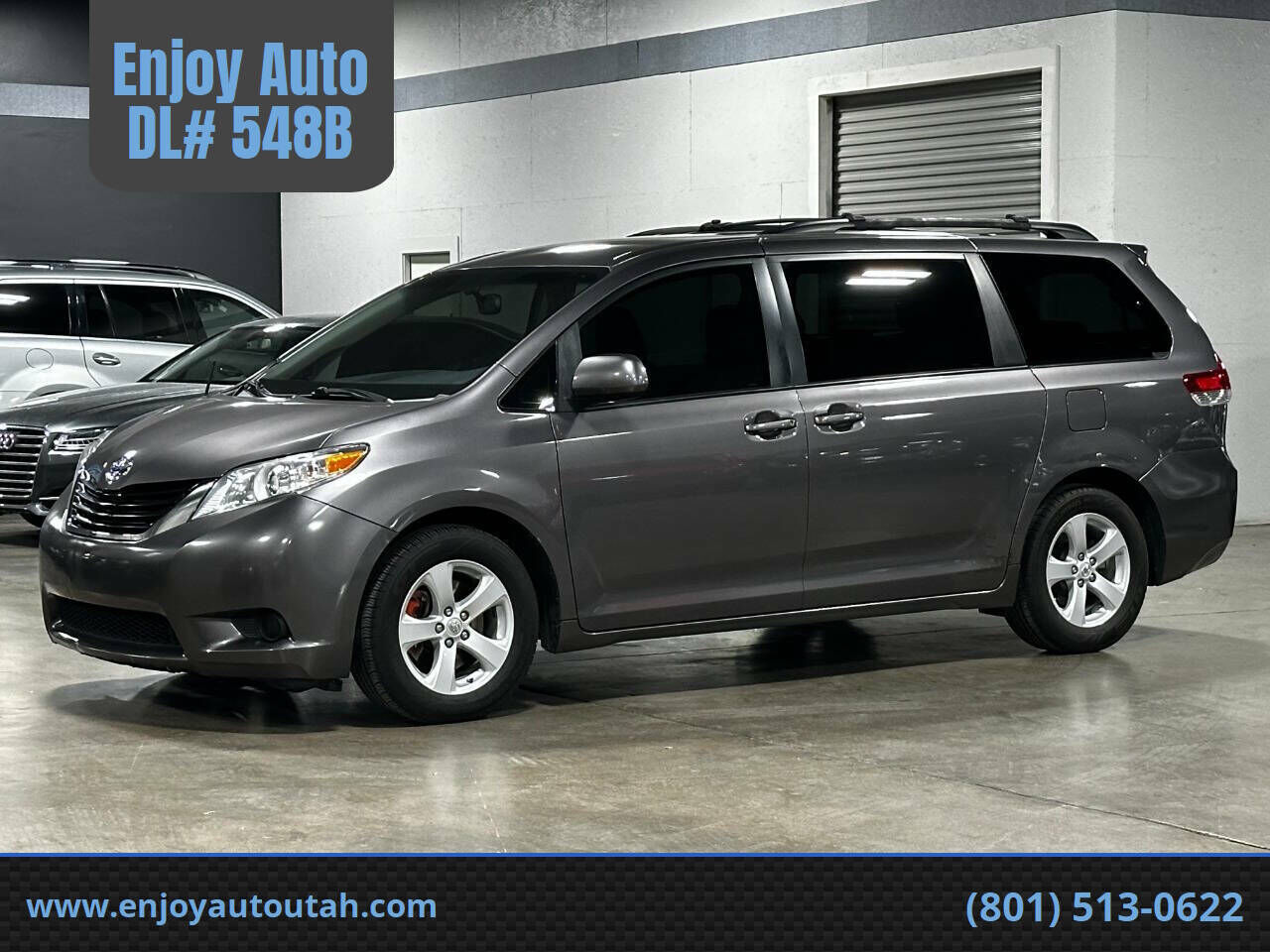 2011 TOYOTA SIENNA LE 8-Passenger
