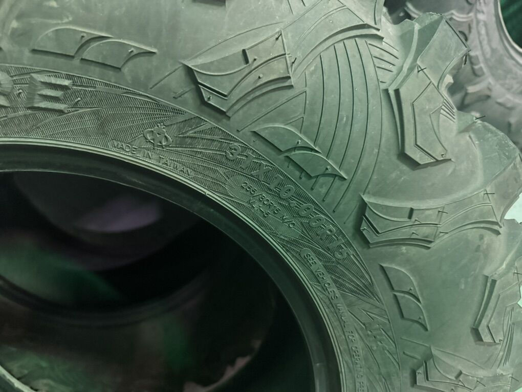 Carnivore 31X10X15 Tires Off A KRX