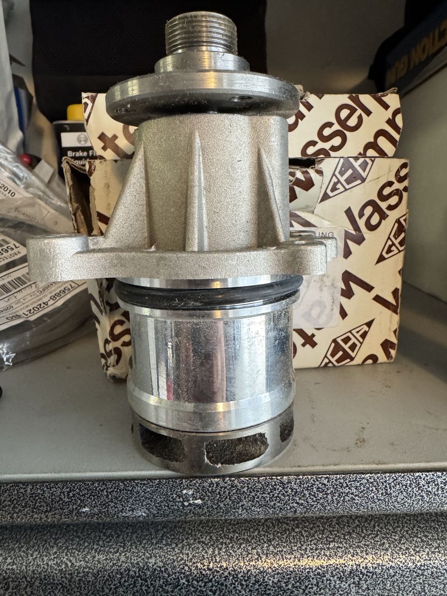 BMW 318 WATER PUMP