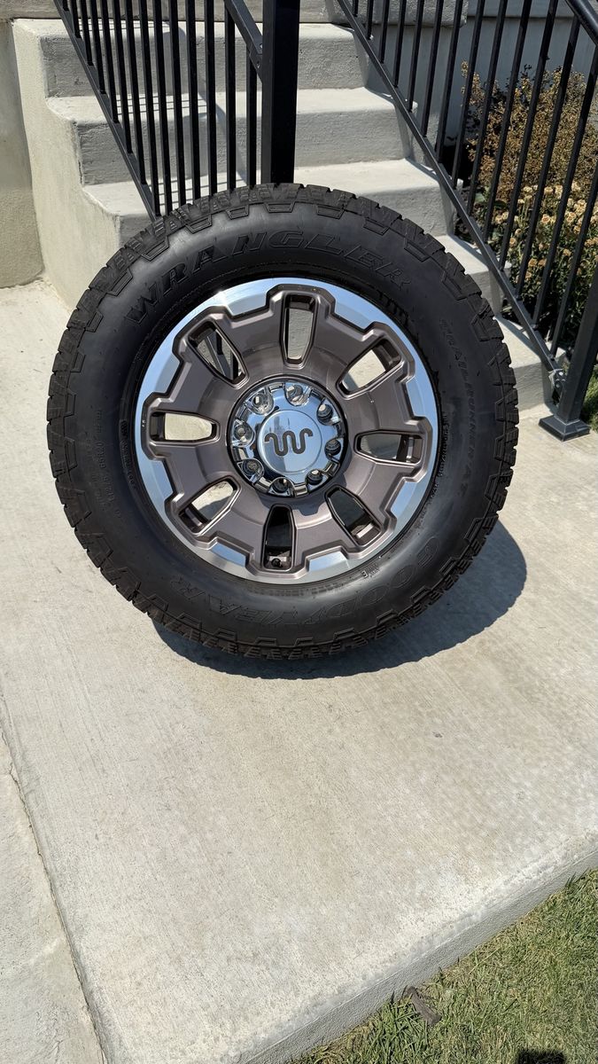 Ford F350 King Ranch Rims and Tires 275/65R20 Goodyear Wrangler TrailRunner