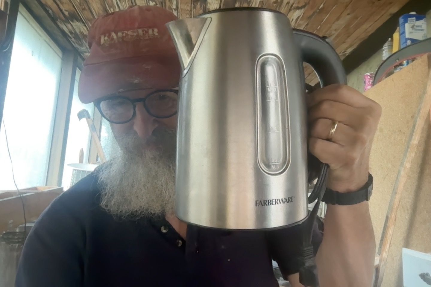 ELECTRIC TEA KETTLE WATER HEATER. BOILS WATER THEN TURNS OFF AUTOMATICALLY. 