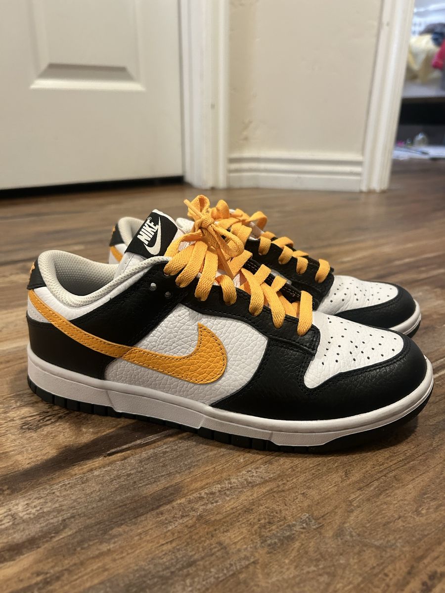 Women’s Nike low dunk size 8
