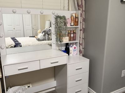 White Vanity Makeup Dressing Table with Lighted Mirror and Storage Drawers