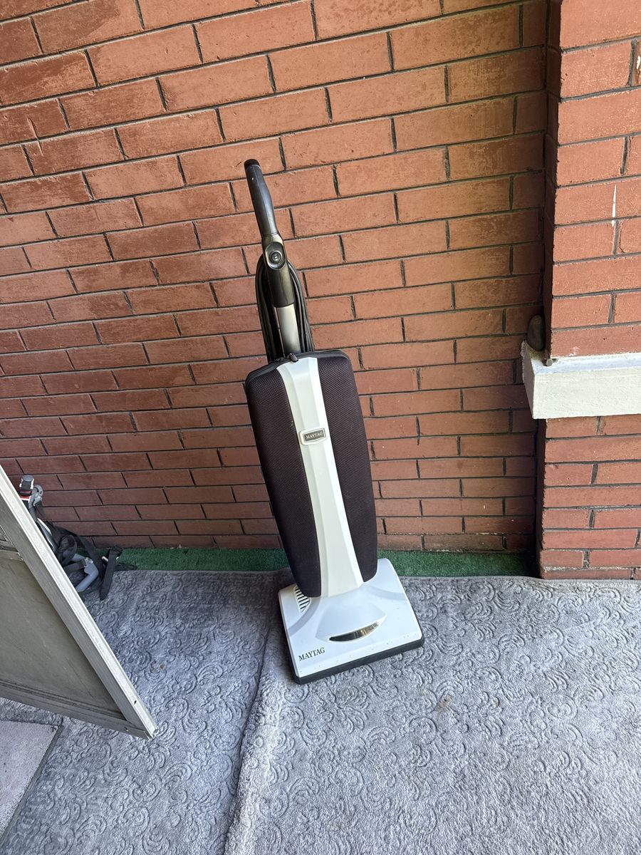 Maytag M500 upright vacuum