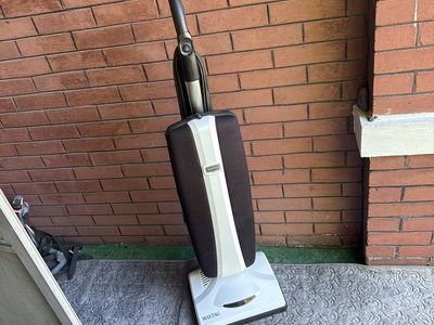 Maytag M500 upright vacuum