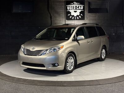 2017 TOYOTA SIENNA XLE Premium 8-Passenger