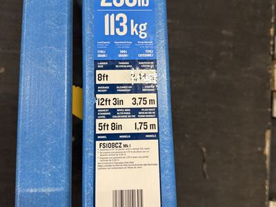 Werner FSI08CZ 8ft Fiberglass Step Ladder 250lb Capacity Type I. Brand New