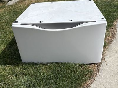 Free- Maytag- washer or dryer pedestal