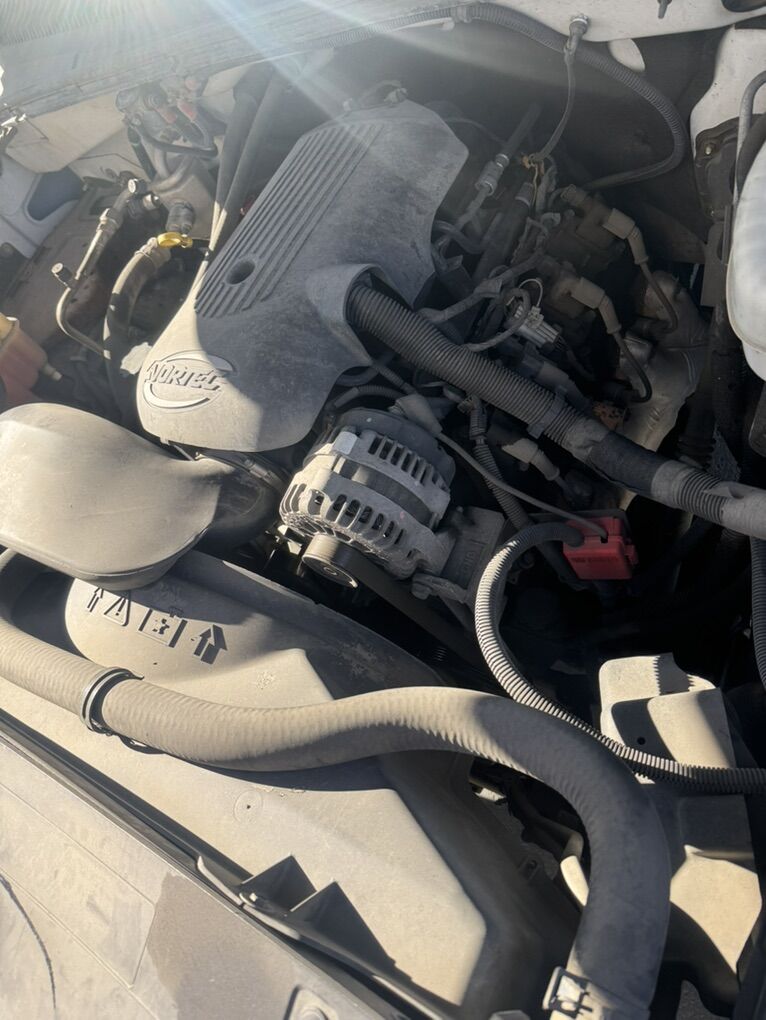 6.0 LS Engine and 4L80 4wd Transmision.