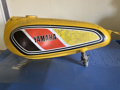 1977 Yamaha DT 100 enduro tank