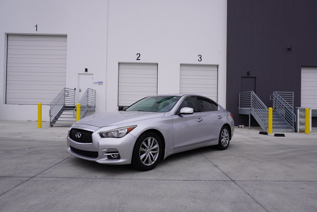 2015 INFINITI Q50 Premium