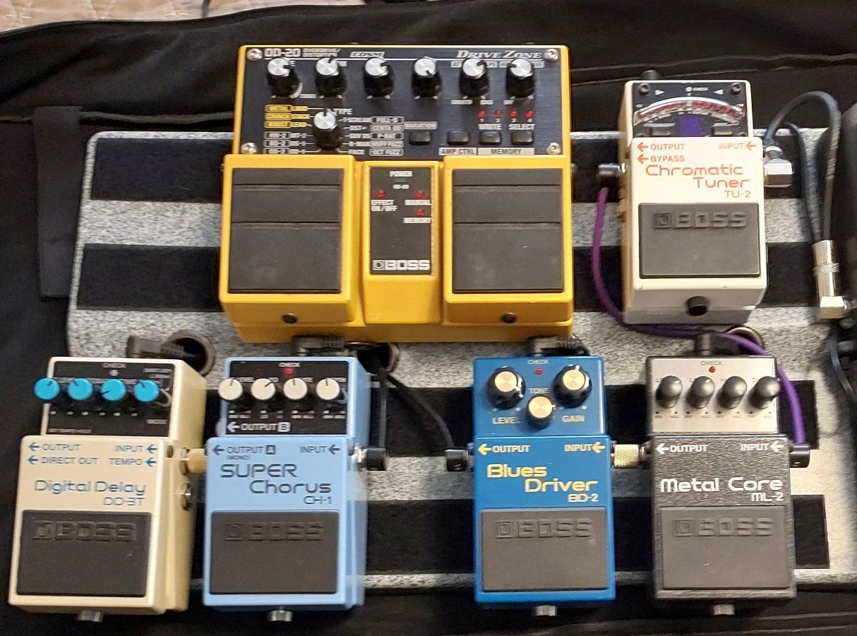 Roland/ boss effects pedal. Dunlop q95. power supply included.