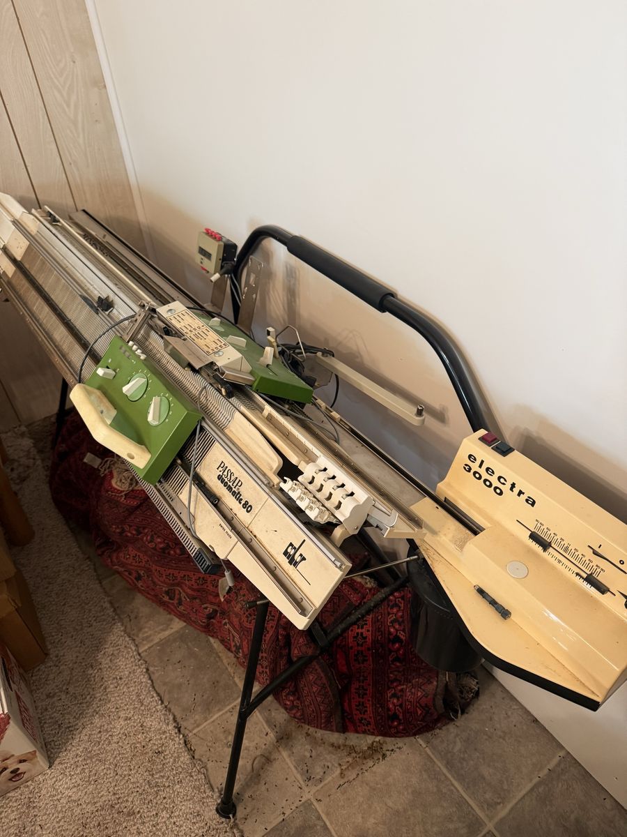 Passap Duomatic 80 Vintage Knitting Machine with Electra 3000 Motor - Double-Bed Punchcard