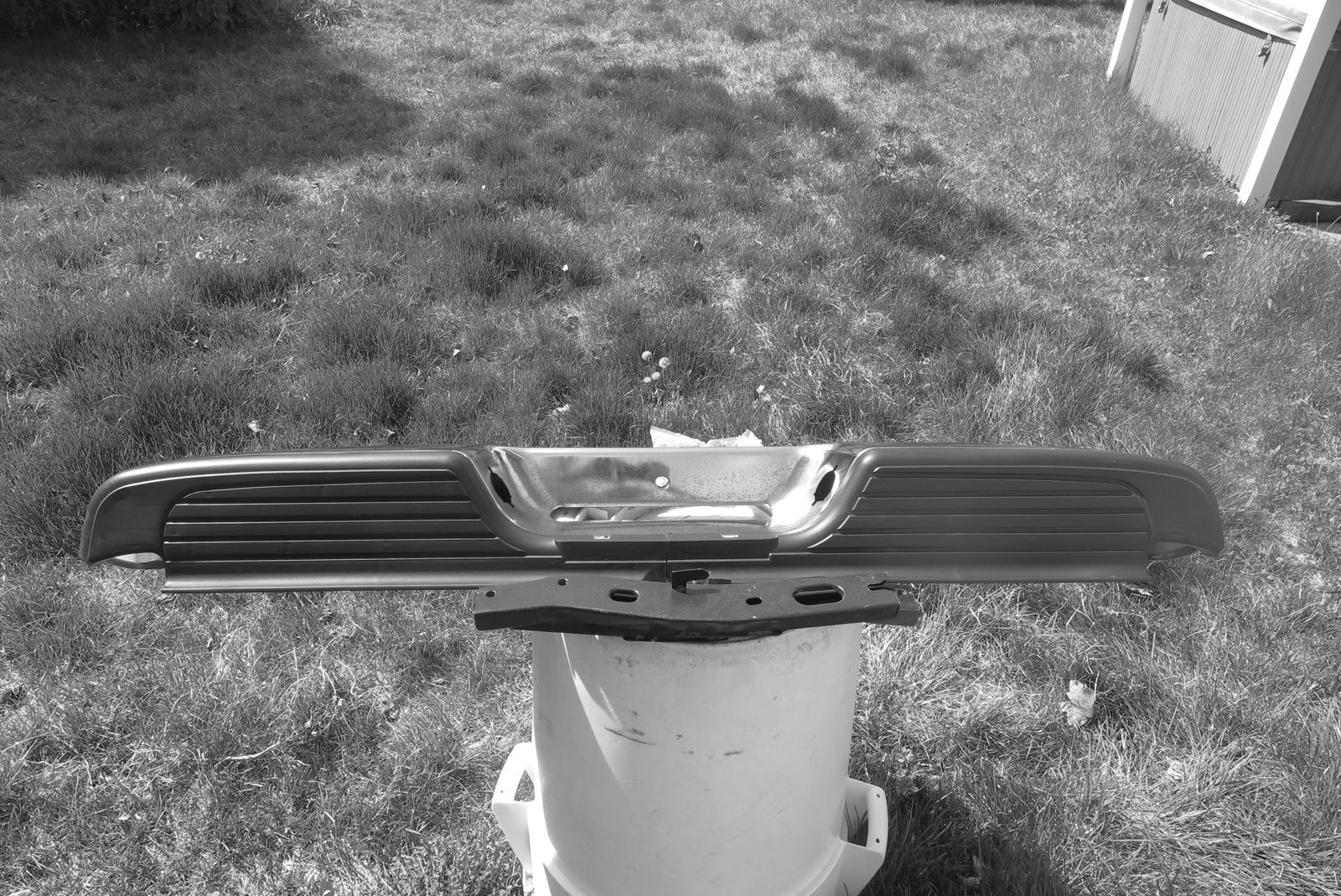 toyota tacoma rear bumper assembly (1995-2004)