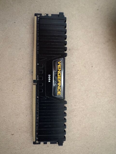 Corsair Vengeance DDR4 RAM 8 GB 16-16-16-39