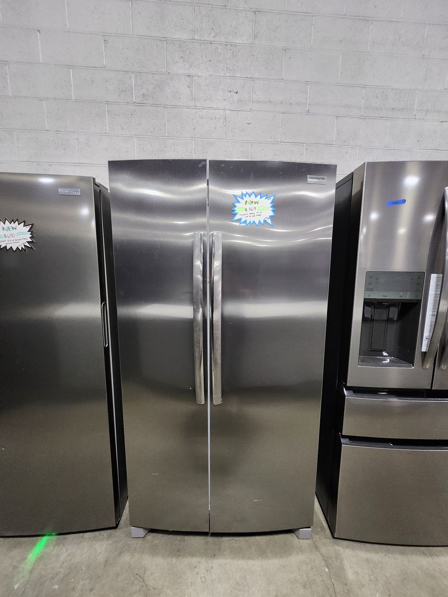 BRAND NEW!! FRIGIDAIRE 26 CF STAINLESS SIDE BY SIDE FRIDGE