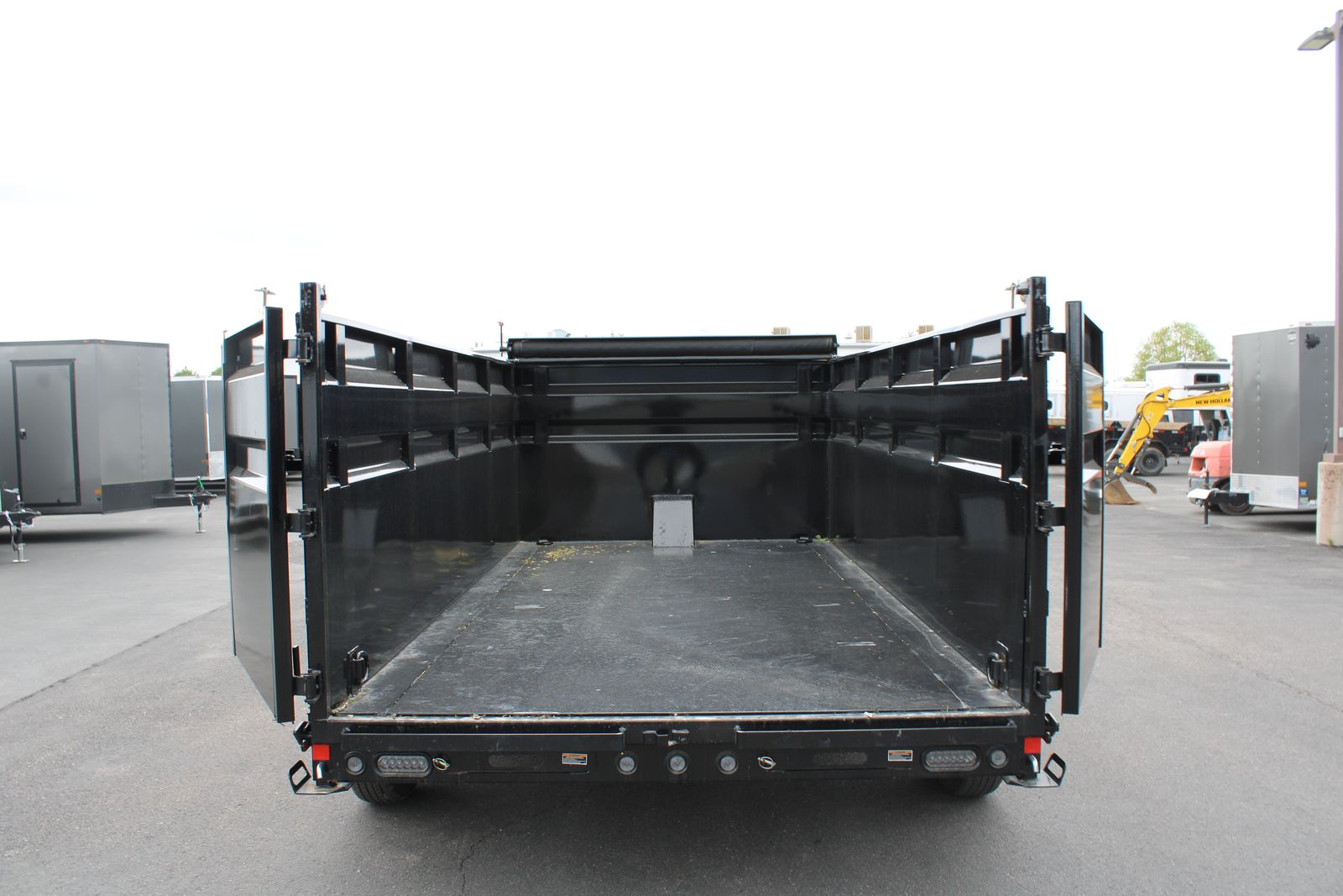 Main image 3