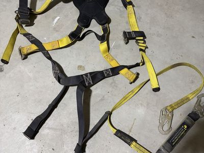 Guardian Fall Protection Safety Harness with Shock-Absorbing Lanyard